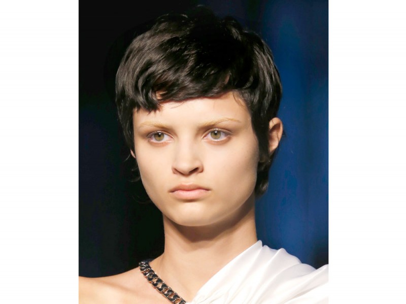 tagli-capelli-con-frangia-primavera-estate-2016-Givenchy