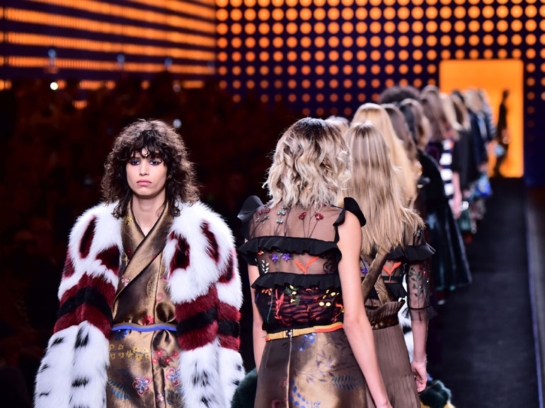 COVER-fendi-sfilata-fw-2016-MOBILE