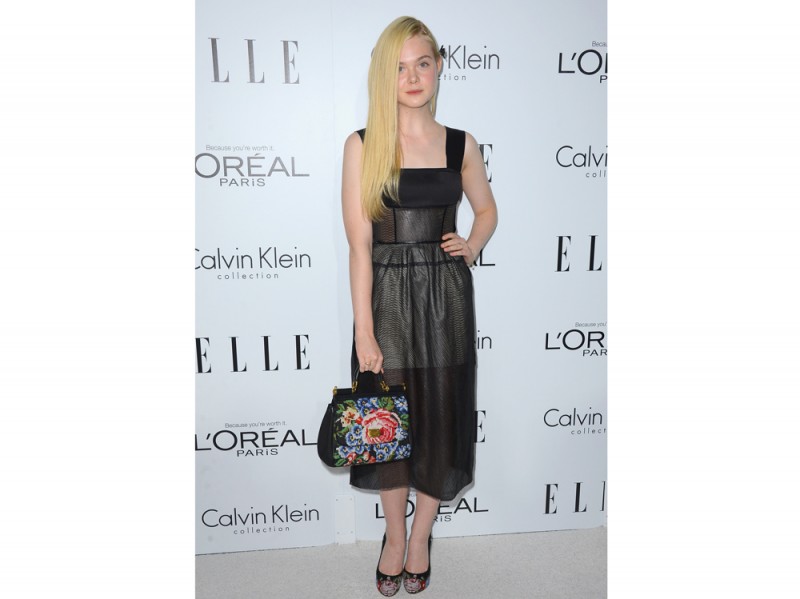 Elle Fanning in Calvin Klein e Dolce & Gabbana