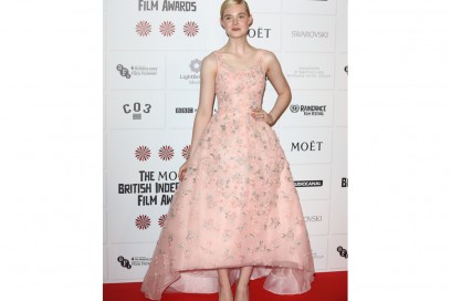 Elle Fanning in Oscar de la Renta rosa