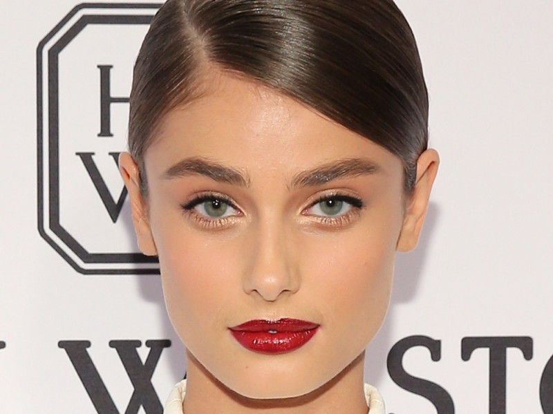 Taylor-Hill-beauty-look-1