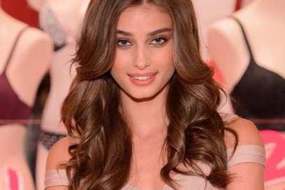 Victoria’s Secret Angel Taylor Hill Kicks-Off The Body By Victoria Launch Tour In Chicago