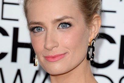 beth-behrs-look-capelli-05