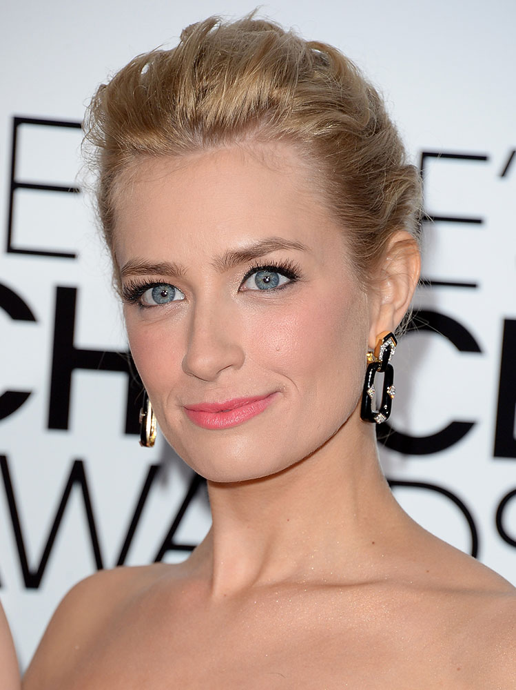 beth-behrs-look-capelli-05