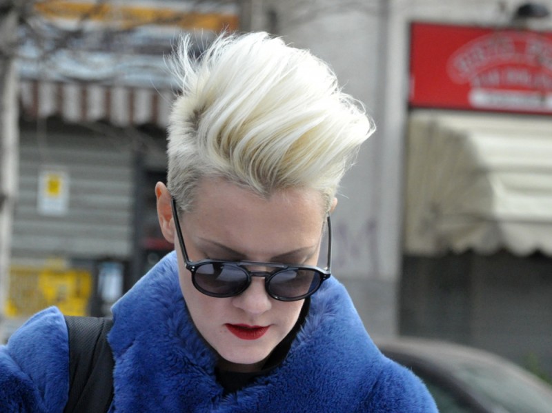 capelli-street-style-milano-ciuffo-biondo-platino