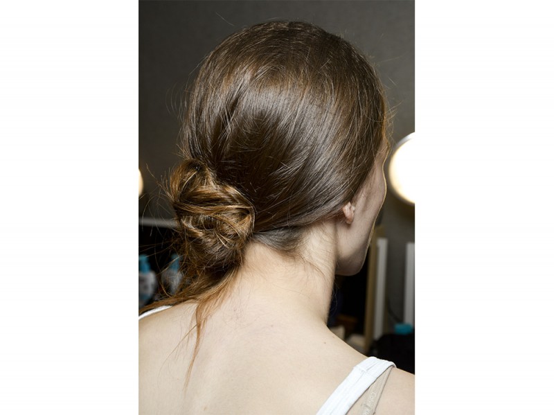 chignon basso spettinato Tory-Burch_ham_W_S16_NY_005_2188340