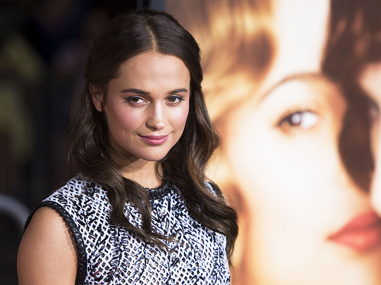 cover-alicia-vikander-capelli-mobile