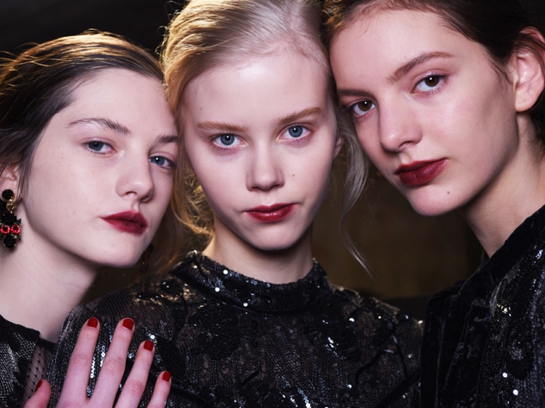 cover-erdem-autunno-inverno-2016-backstage-beauty-mobile