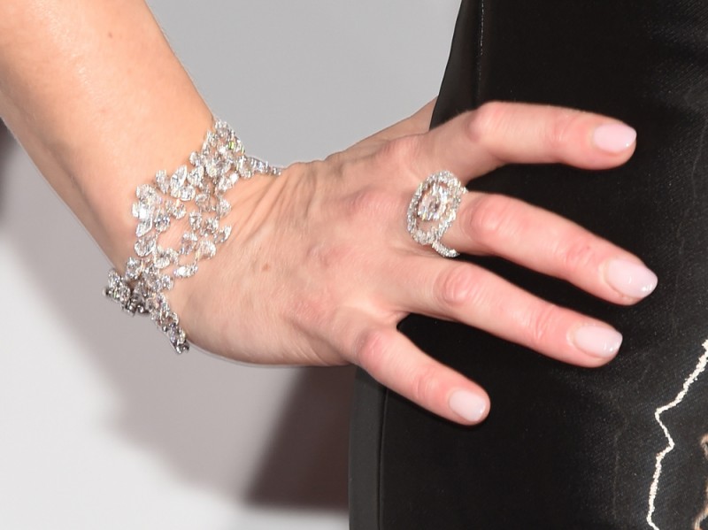 Charlize Theron agli Oscar con una collana da 3,7 milioni di dollari - 0