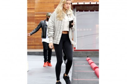 hailey-baldwin-leggings-olycom