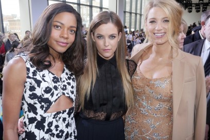 naomie-harris-riley-keough-e-blake-lively-da-michael-kors-olycom