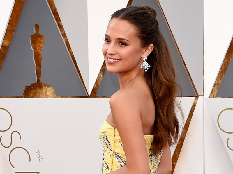 oscar-2016-beauty-look-alicia-vikander