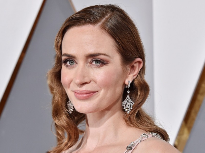 oscar-2016-beauty-look-emily-blunt