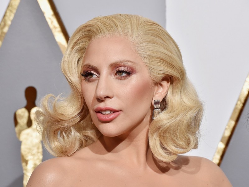 oscar-2016-beauty-look-lady-gaga