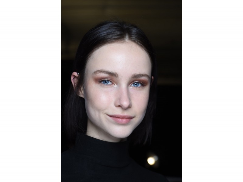 tendenze-new-york-fashion-week-autunno-inverno-2016-NARS Noon by Noor AW16 Beauty Look 1