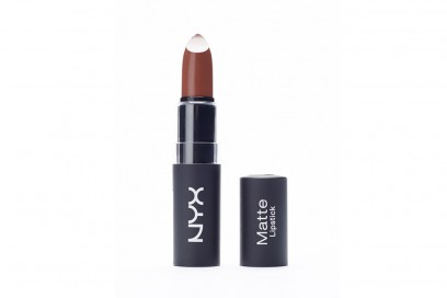 zendaya-make-up-nyx-matte-lipstick-maison