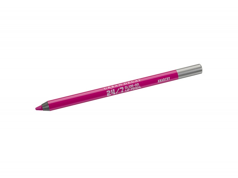 zendaya-make-up-urban-decay-glide-on-lip-pencil-anarchy