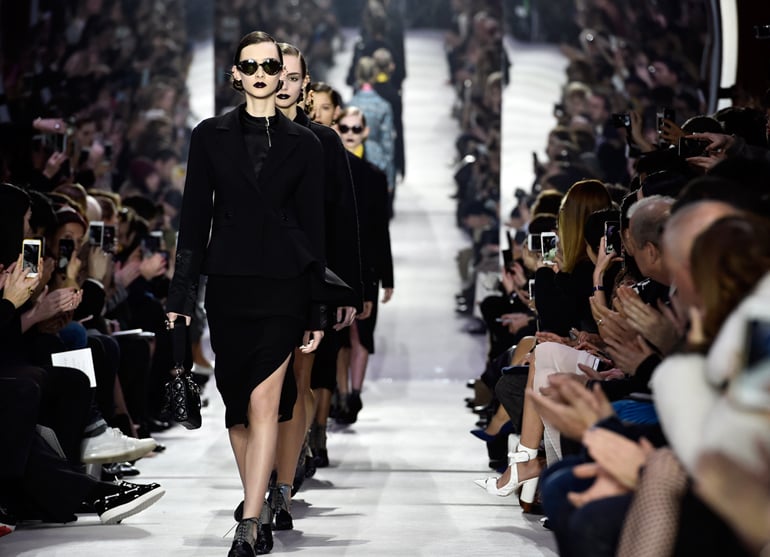 COVER-dior-sfilata-ai-2016-MOBILE