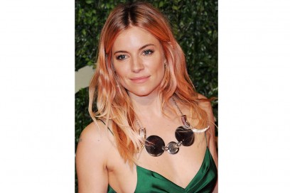 capelli-rose-gold-hair-sienna-miller