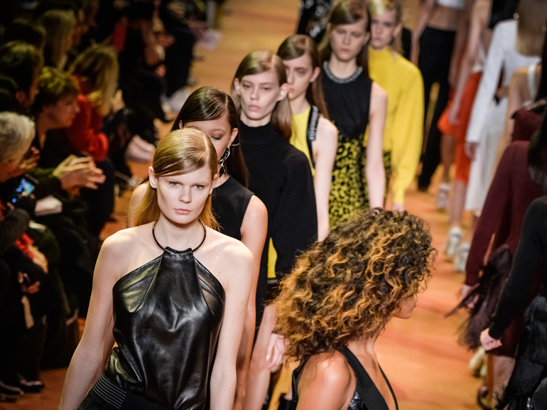 cover-mugler-16-mobile