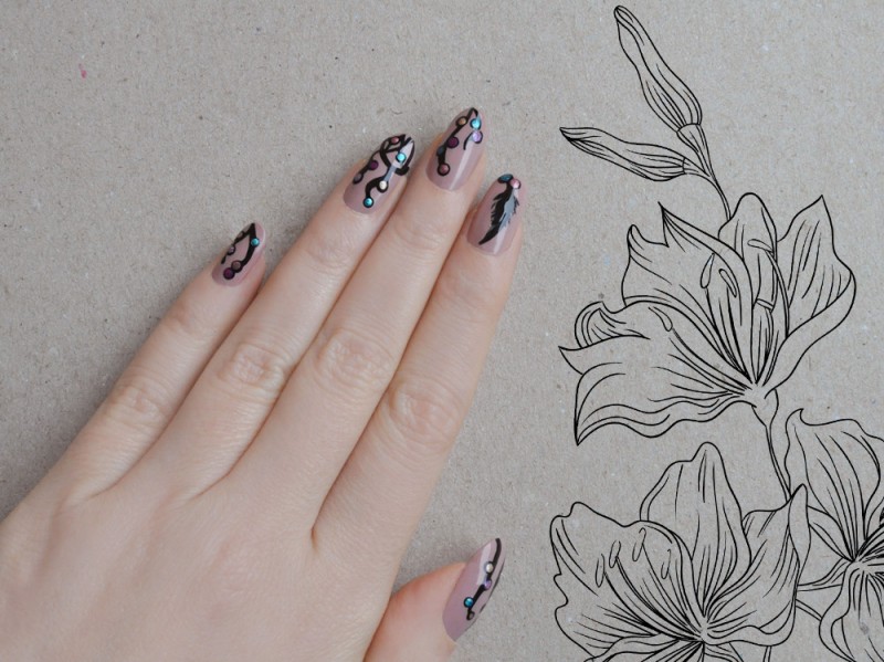dream-catcher-nail-art