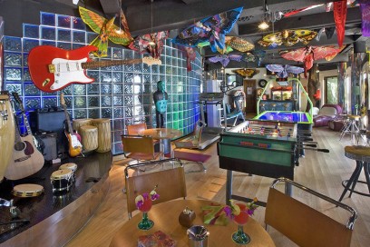 A look inside the Island home of the late David Bowie.