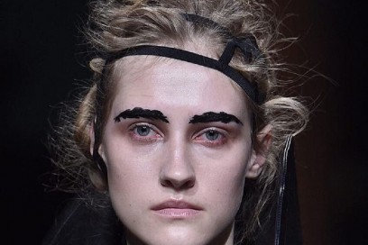 pfw-fw-2016-beauty-look-aganovich