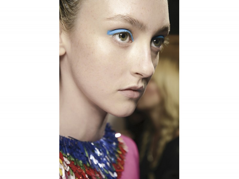 trucco-occhi-colorato-primavera-estate-2016-m-lhuiller-2018-ss16-pw_high