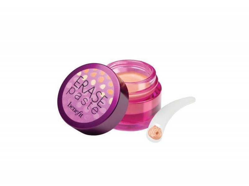 correttore benefit erase paste