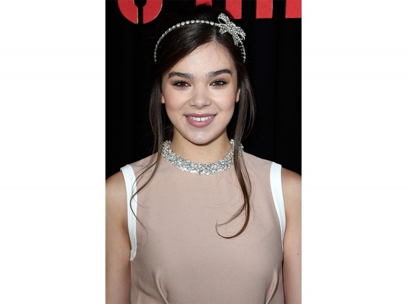 Hailee Steinfeld Beauty Look 1