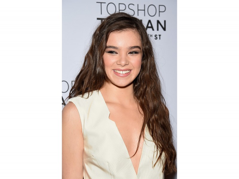 Hailee Steinfeld Beauty Look 2