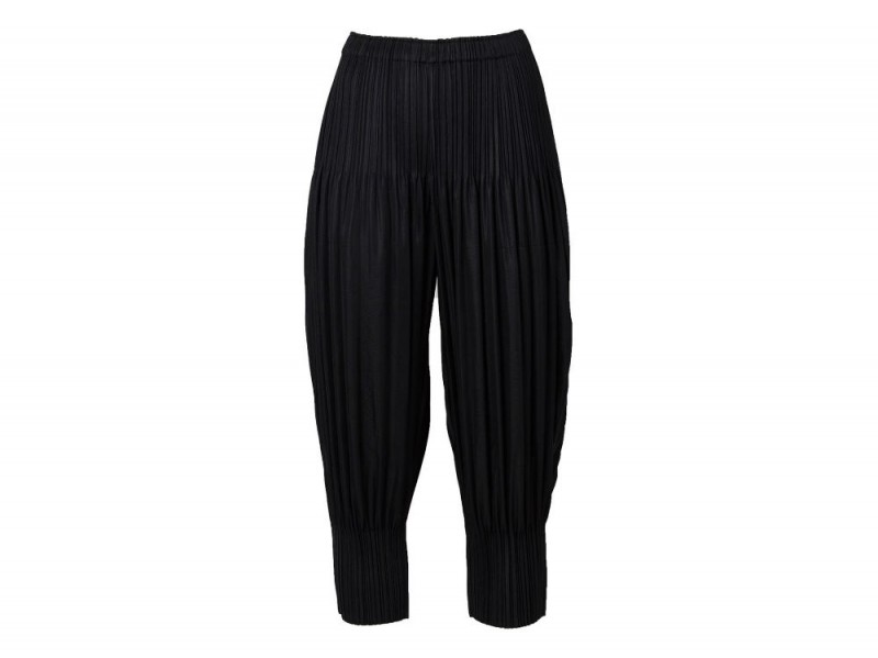 ISSEY MIYAKE  cuff detail pleated wide tapered trousers_Farfetch