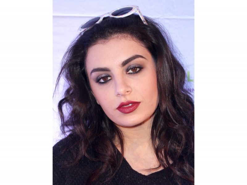 charlie xcx make up 10