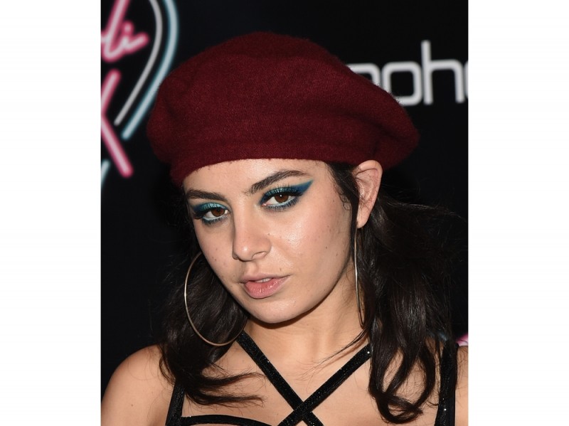 charlie xcx make up 6