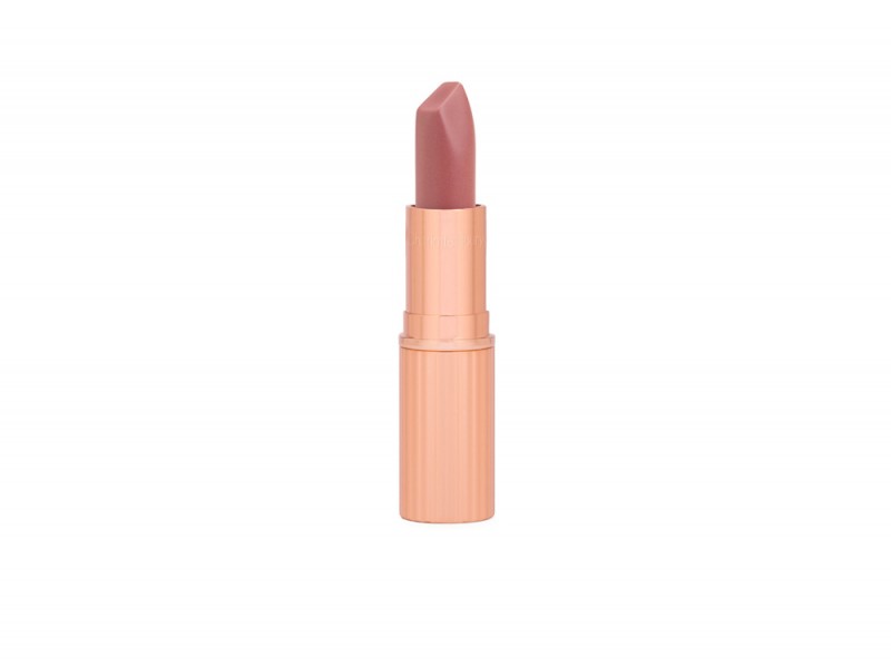 rossetto-nude-opaco-color-carne-charlotte-tilbury-matte-revolution-very-victoria