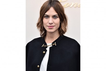 tagli capelli viso ovale alexa chung