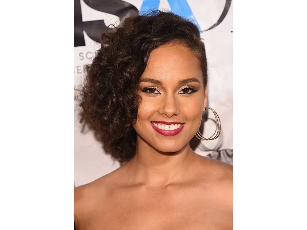 tagli capelli viso ovale alicia keys