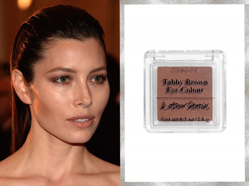 trucco-correttivo-difetti-star-Occhi-incappucciati-Jessica-Biel