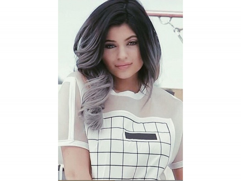 kylie jenner ombrè grigio