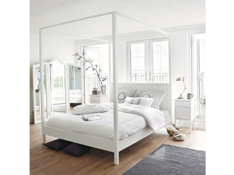 Baldacchino total white