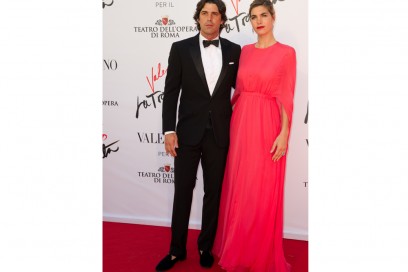 NACHO-FIGUERAS-E-LA-MOGLIE-DELFINA-BLAQUIER-olycom-valentino