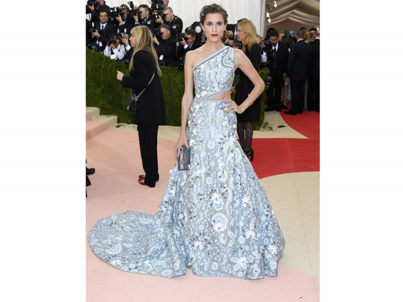 allison-williams-met-gala