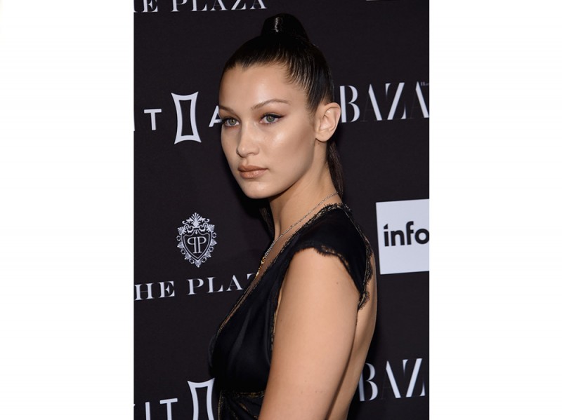 bella-hadid-beauty-coda-alta