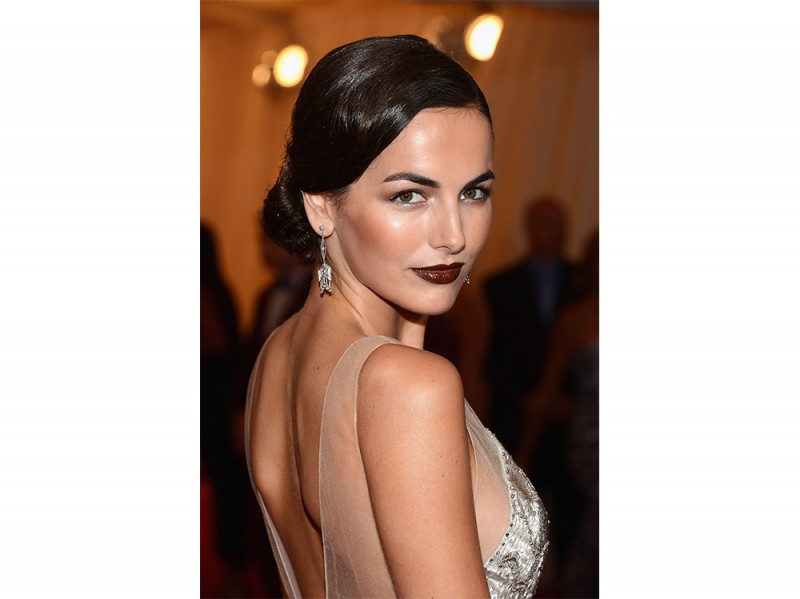 camilla-belle-capelli-chignon