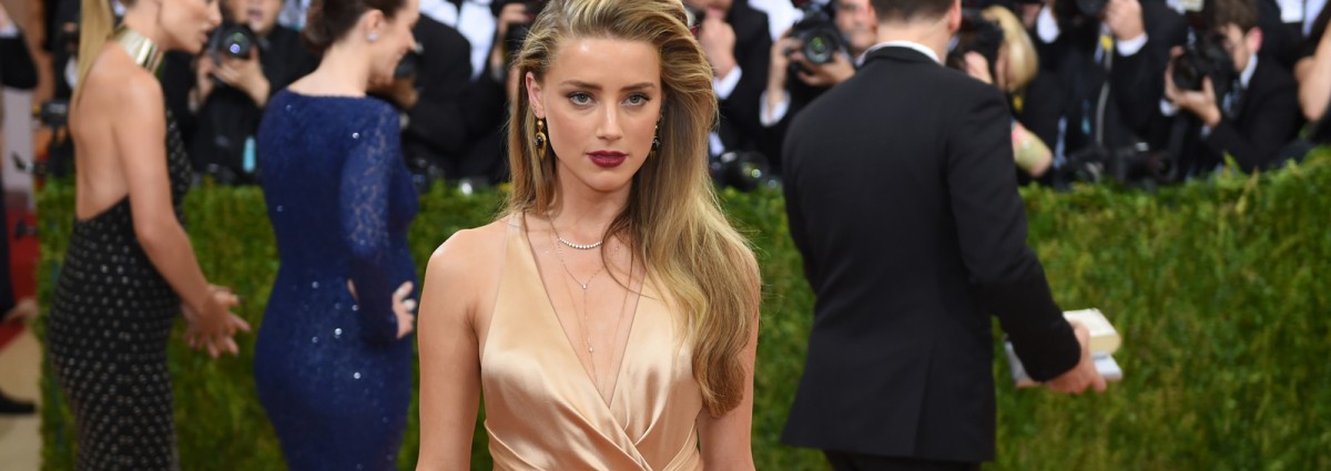 cover-amber-heard-look-desktop