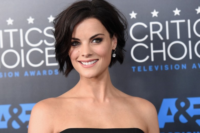 Jaimie Alexander: i beauty look della protagonista di Blindspot