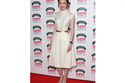 eleanor-tomlinson-abito-midi-bianco