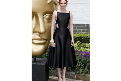 eleanor-tomlinson-abito-nero-cut-out