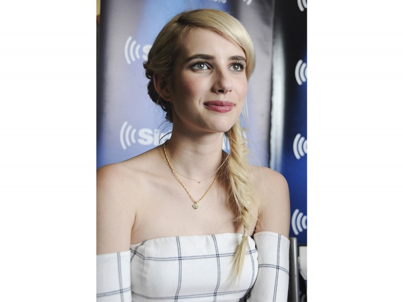 emma roberts capelli 2016 treccia disordinata