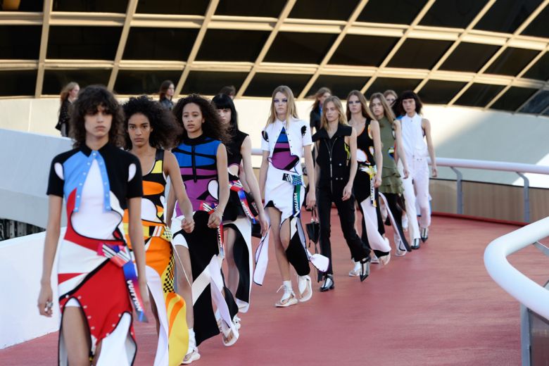 Louis Vuitton: la sfilata Cruise 2017 a Rio de Janeiro